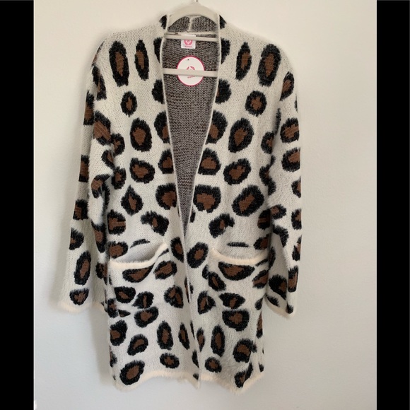 🌟Best in Boutique🌟Leopard Print Cardigan - Picture 3 of 5